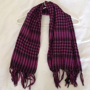 Magenta/black Houndstooth Silky Pashmina Scarf